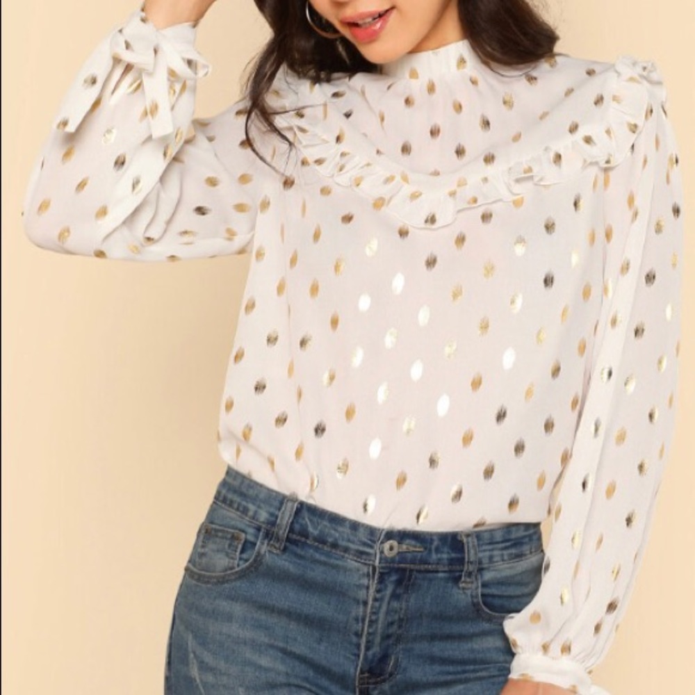 Stunning white top with tie at back and wrist